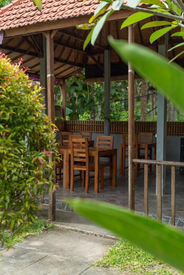 Sindhu Mesari Bungalow Toyapakeh ภายนอก รูปภาพ
